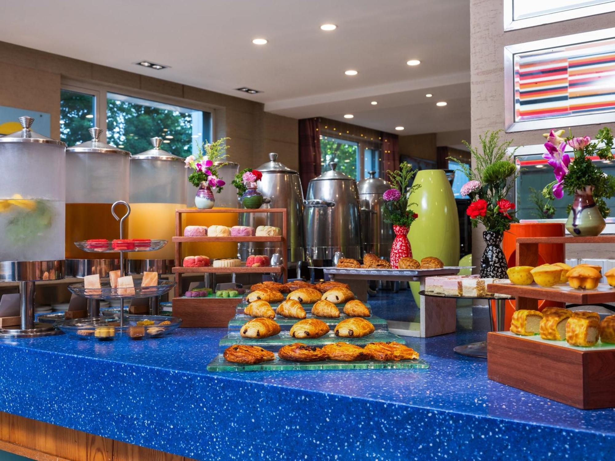 Holiday Inn Express Shangdi Beijing By Ihg L Next To Yuanmingyuan Park & Subway & Qinghe Railway Station & Beijing Sport University L Taxi 15 Minutes To Summer Palace & Peking University & Tsinghua University L 20 Minutes To Badaling Great Wall By Ra Extérieur photo